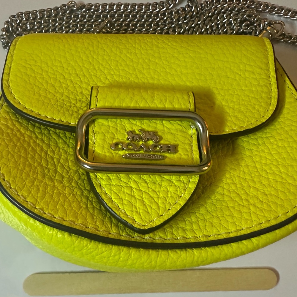 Coach Neon Green Mini Crossbody | Cancun Memories | Styled by Laura ❤️ - Picture 13 of 16